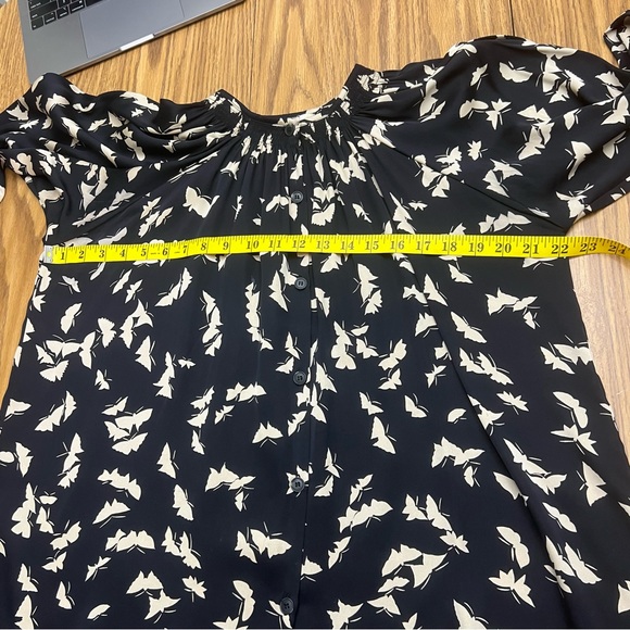 🦄SOLD🦄 Tucker The Classic Blouse in Butterflies, Silk - Picture 10 of 12